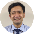 商品部 菓子課 課長 横井 倫之介