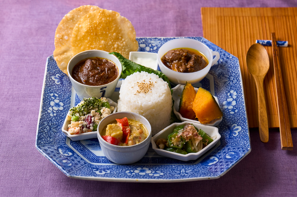 定食感覚で楽しむ！和風仕立てのミールス